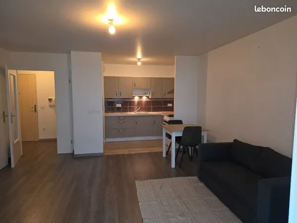 Apparemment. 45 m. 2 pièces
