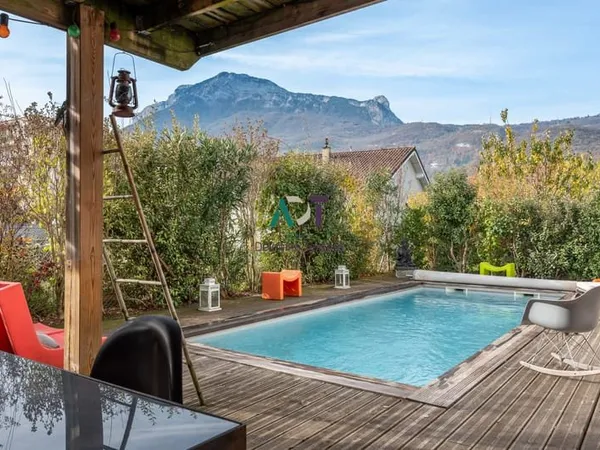 MAISON AVEC PISCINE SUR SEYSSINET-PARISET