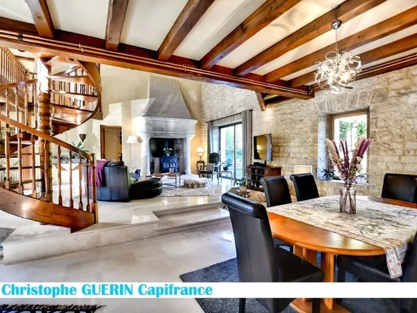 Maison à vendre 8 pièces proche de CHAMPNIERS (16)