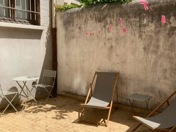 Appartement meublé et décoré avec grande terrasse
