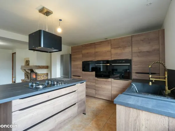 Maison 7 pièces 145 m²