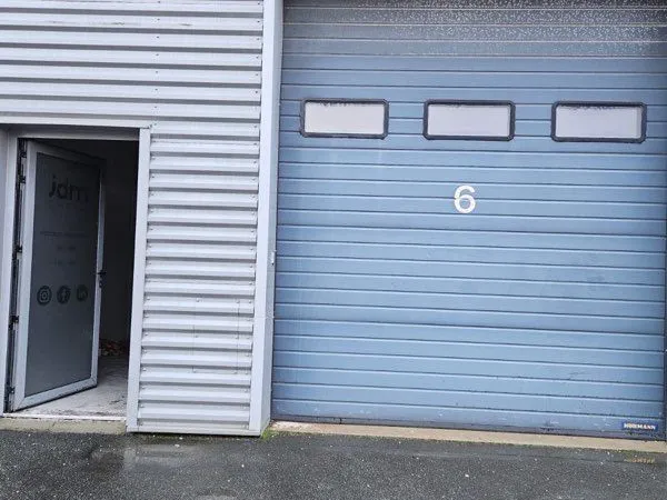 Local entrepôt 150 m2