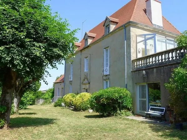Belle maison de Maître au charme intemporel édifiée au Xvii ème siècle