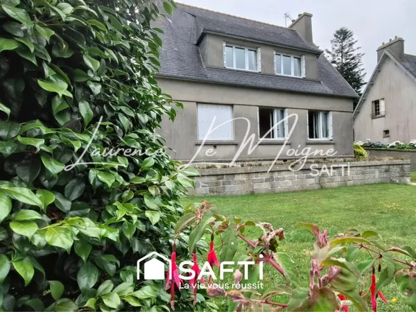 Maison à rénover avec grand terrain et garage de 40m2 environ