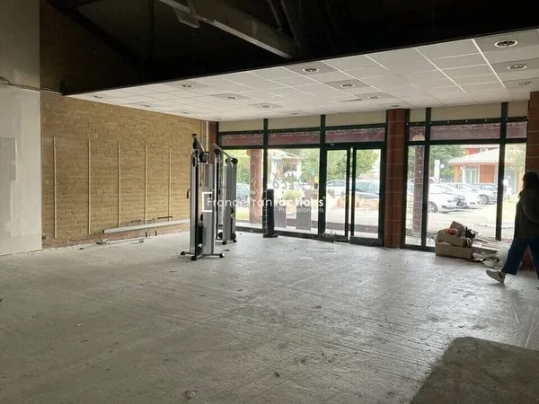 Local commercial 135 m²