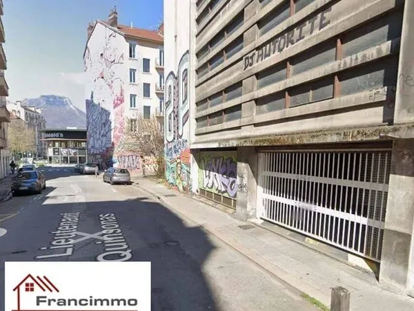 Parking 14 m²