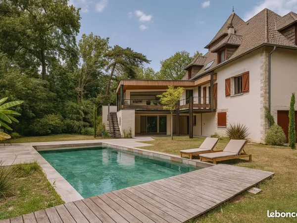 Maison 8 pièces 368 m²