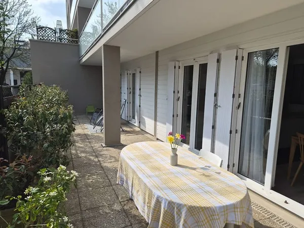A VENDRE NANTES ZOLA Appartement 2 chambres avec terrasse et garage boxé