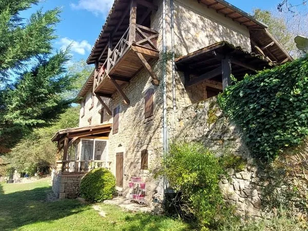 Maison 8 pièces 210 m²