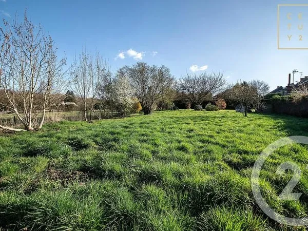 Terrain 738 m²