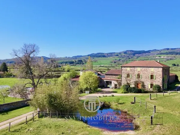 Ancien corps de ferme rénové avec maison de maître, diverses dép