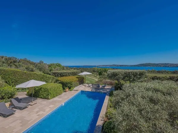 Villa 5 pièces 200 m²