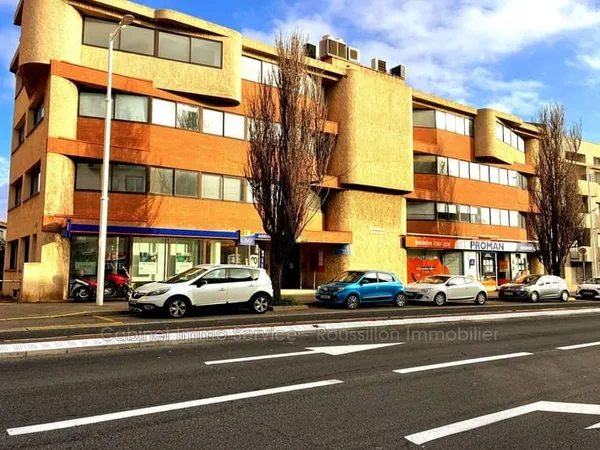 Immeuble commercial 341 m²