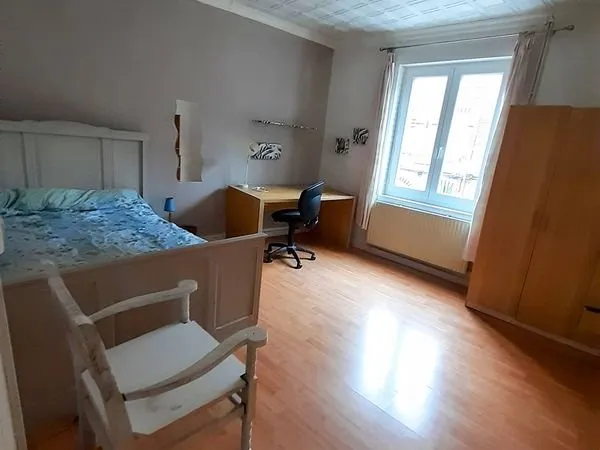 Une chambre disponible sur une colocation de 5 filles max