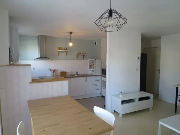 Appartement Type 2 rénové - proximité immédiate CHU
