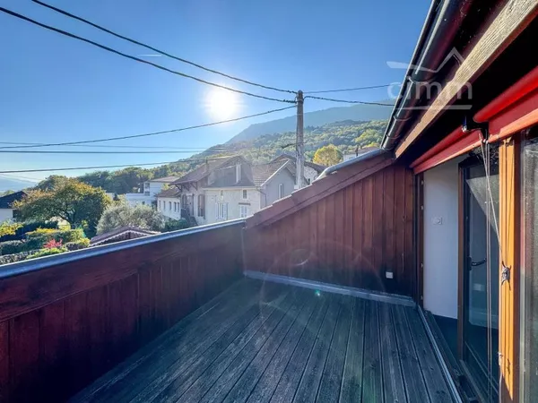 Maison de village T4 110m² - GARAGE - TERRASSE - VUE