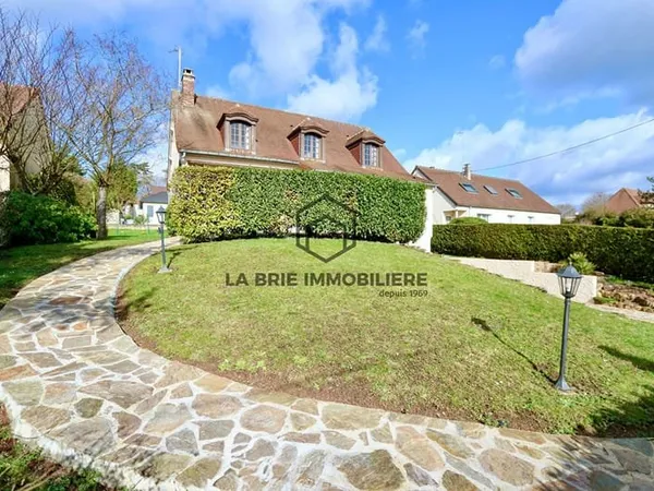 Maison Villecresnes 7 pièce(s) 161 m2