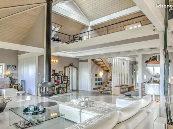 Maison 7 pièces 225 m²