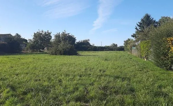 Terrain constructible 1462 m²