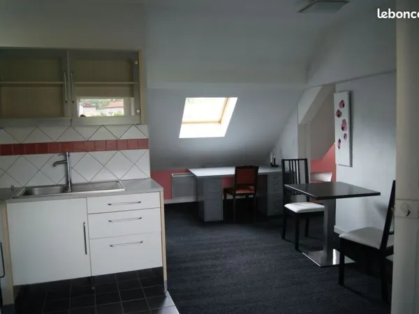 Appartement meublé F2 dans maison avec jardin à 3mn à pied de l'école d'infirmière ou 5mn de la facu