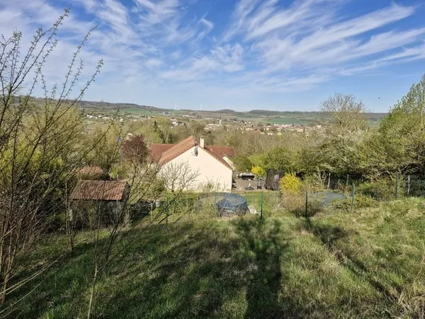 Terrain constructible de 1255m2 à CHATEAU-SALINS