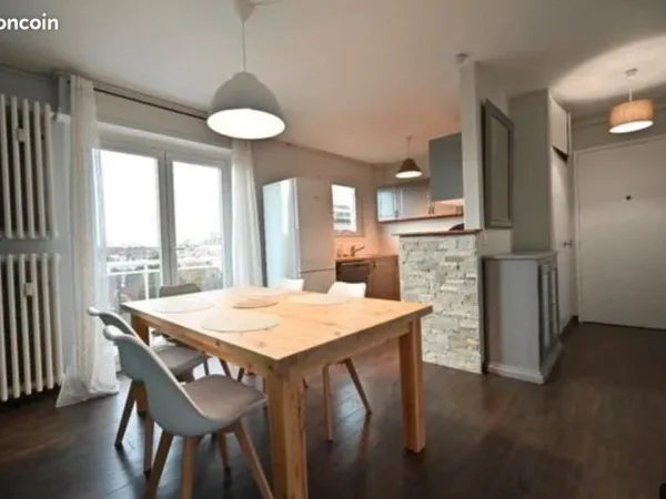 Neudorf-chambre-très grand espace commun