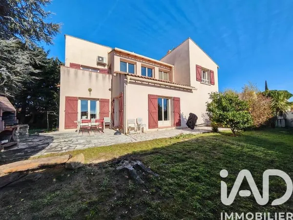 Maison 5 pièces 212 m²