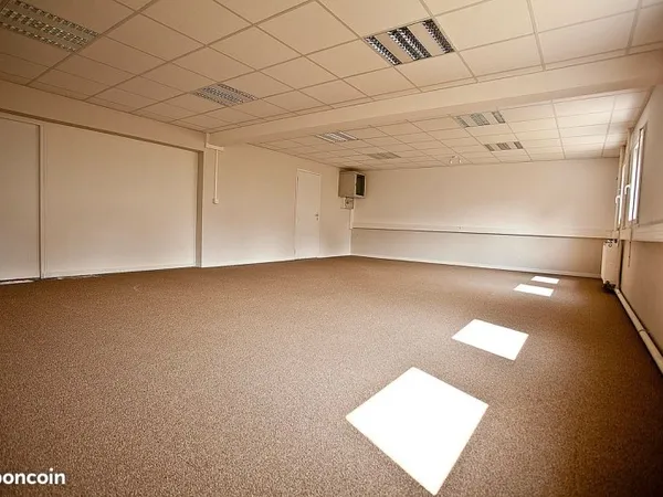 A louer très beau bureau 52m2