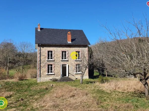 MAISON DE CARACTERE AU CALME