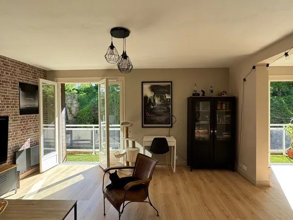 Appartement T4 lumineux avec balcons + garages