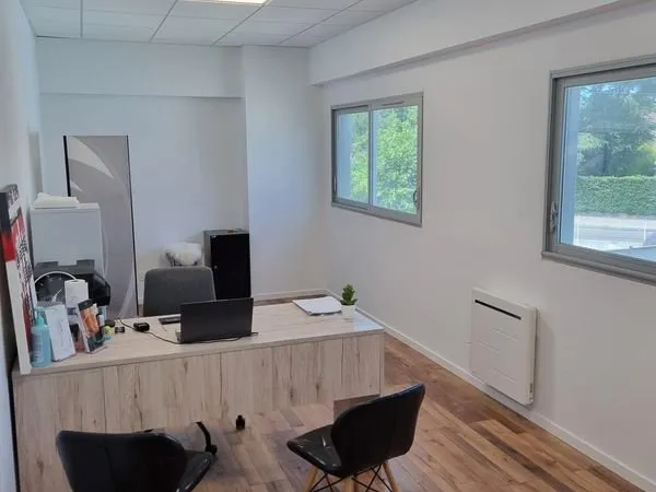 Location bureau et salle de soin