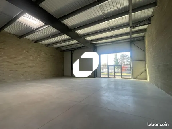 Local commercial 892 m²