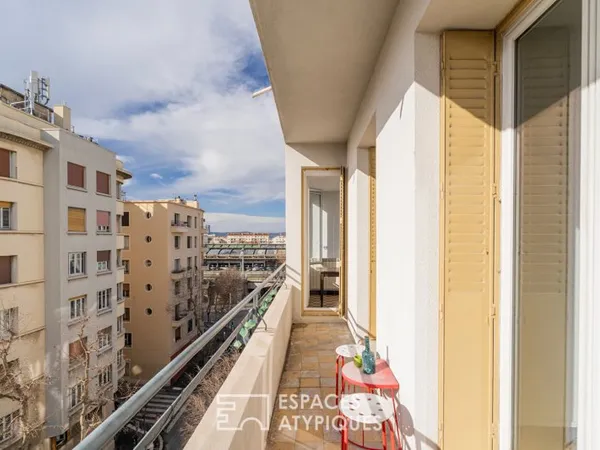 Appartement en étage élevé avec extérieur