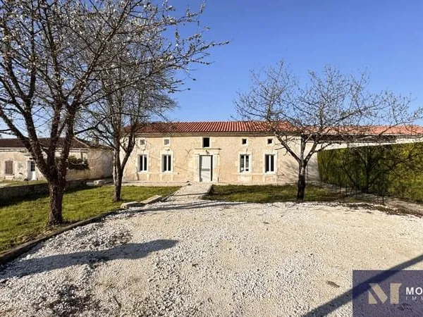 MAISON ANCIENNE EN PIERRE ENTIEREMENT REHABILITEE