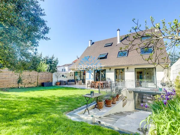 Maison 10 pièces 310 m²