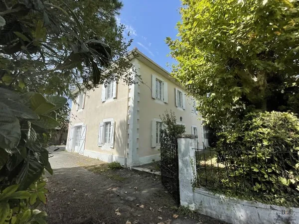 Grande maison de famille à rénover