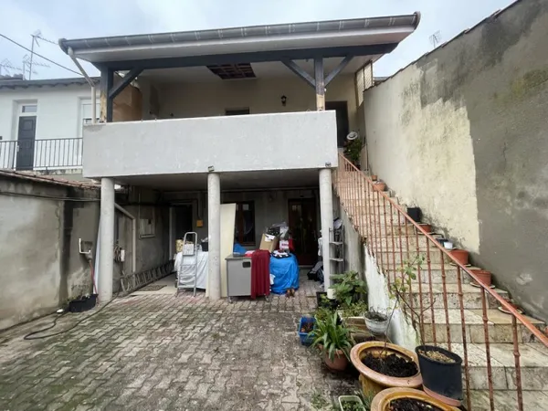 ROANNE - ENSEMBLE IMMOBILIER COMPRENANT T1 T2 ET MAISON INDEPENDANTE