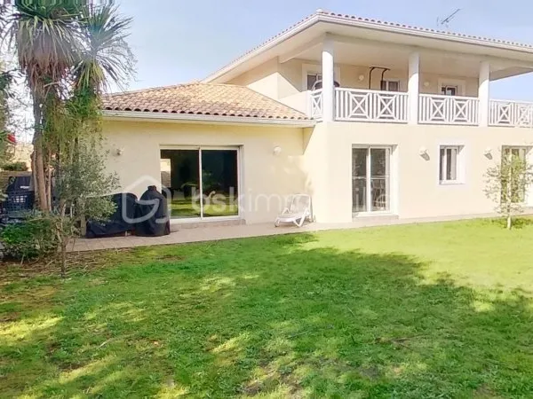 Maison 7 pièces 180 m²