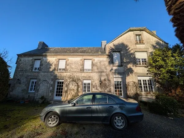BUBRY MAISON BOURGEOISE DE 4 PIÈCES 150m² ENVIRON PARCELLE DE 1579m² ABRI DE JARDIN