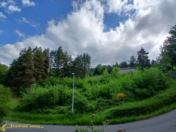 Terrain de 4280m2 à acheter à Courpière