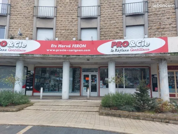 Local commercial centre carignan