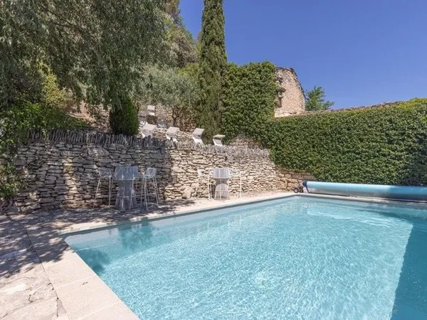 Dpt Vaucluse (84), à vendre BEAUMETTES maison de village de près de 350 m² avec piscine et spa sur u
