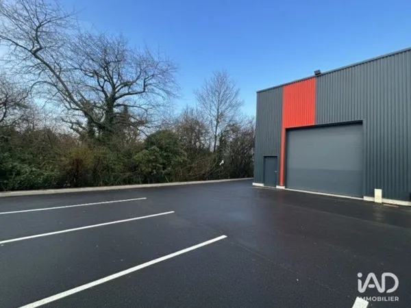 Location Local d'activités 150 m²