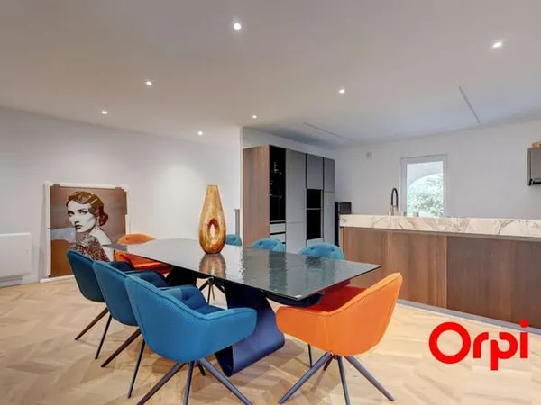 Appartement 5 pièces 174 m²