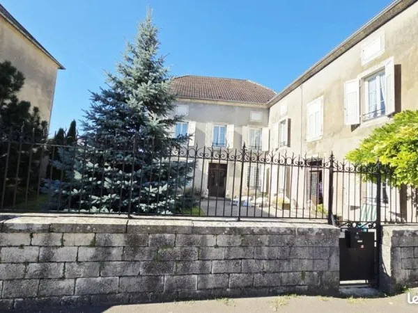Maison 8 pièces 270 m²