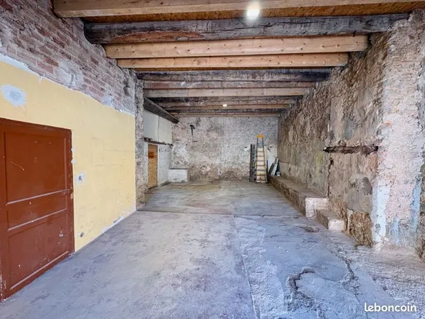 Location garage 53m2, Saint Maximin la Sainte Baume, centre-ville