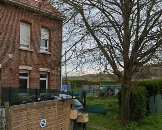 Maison avec jardin