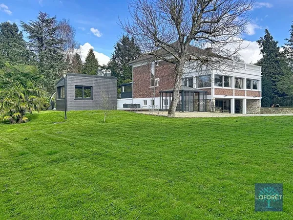 Maison 10 pièces 225 m²