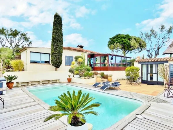 Maison 10 pièces 300 m²