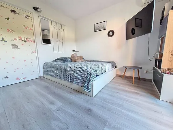 Studio 1 pièce 14 m²